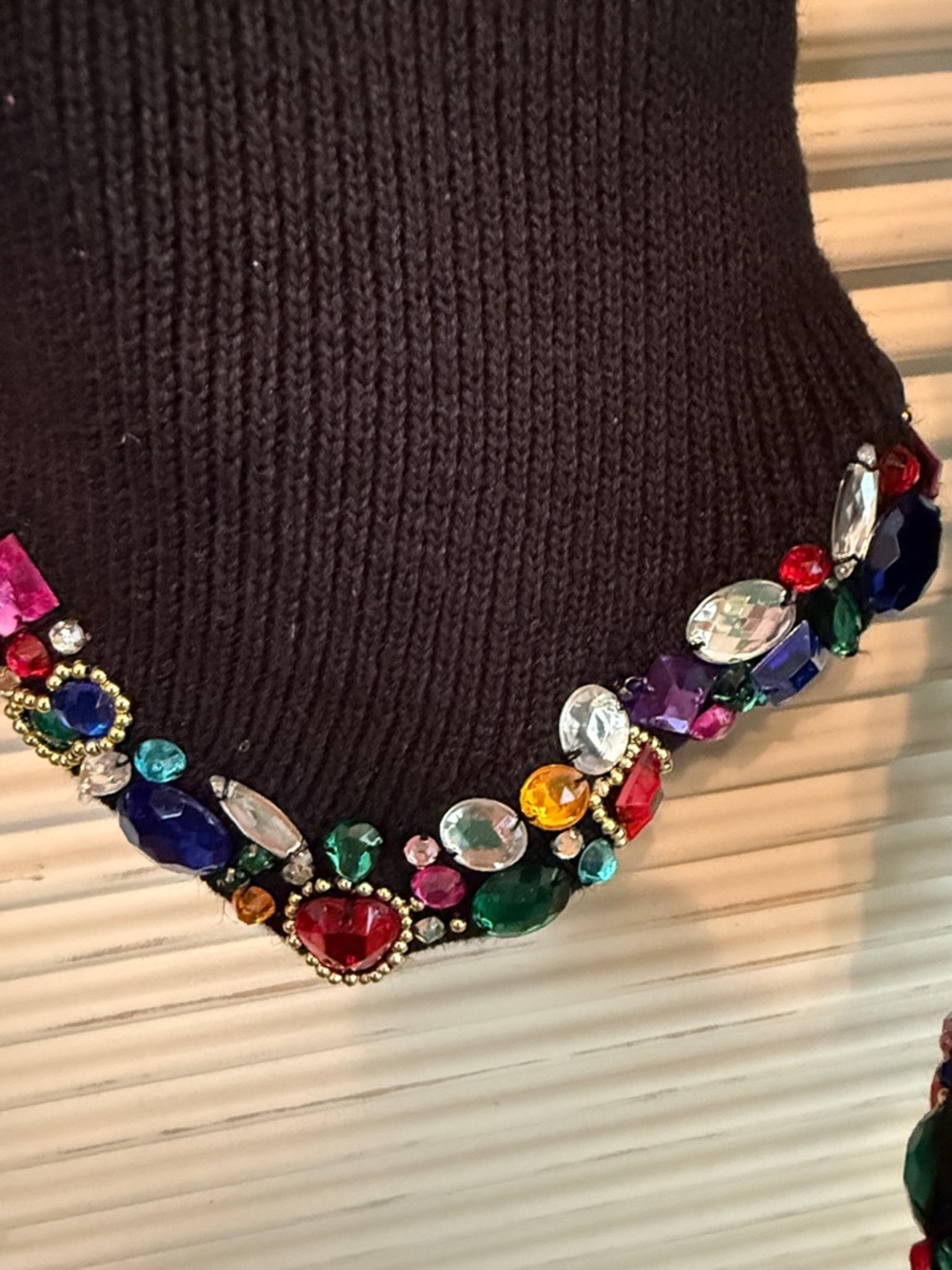 FREDERICK’S OF HOLLYWOOD Vintage Black V-Neck Sweater with Multicolor Jewel Trim - Picture 4 of 7